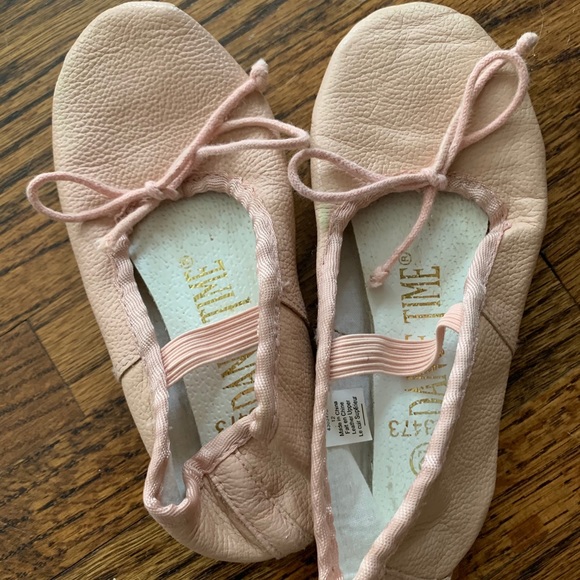Ballet Slipper, 12 - Picture 1 of 3